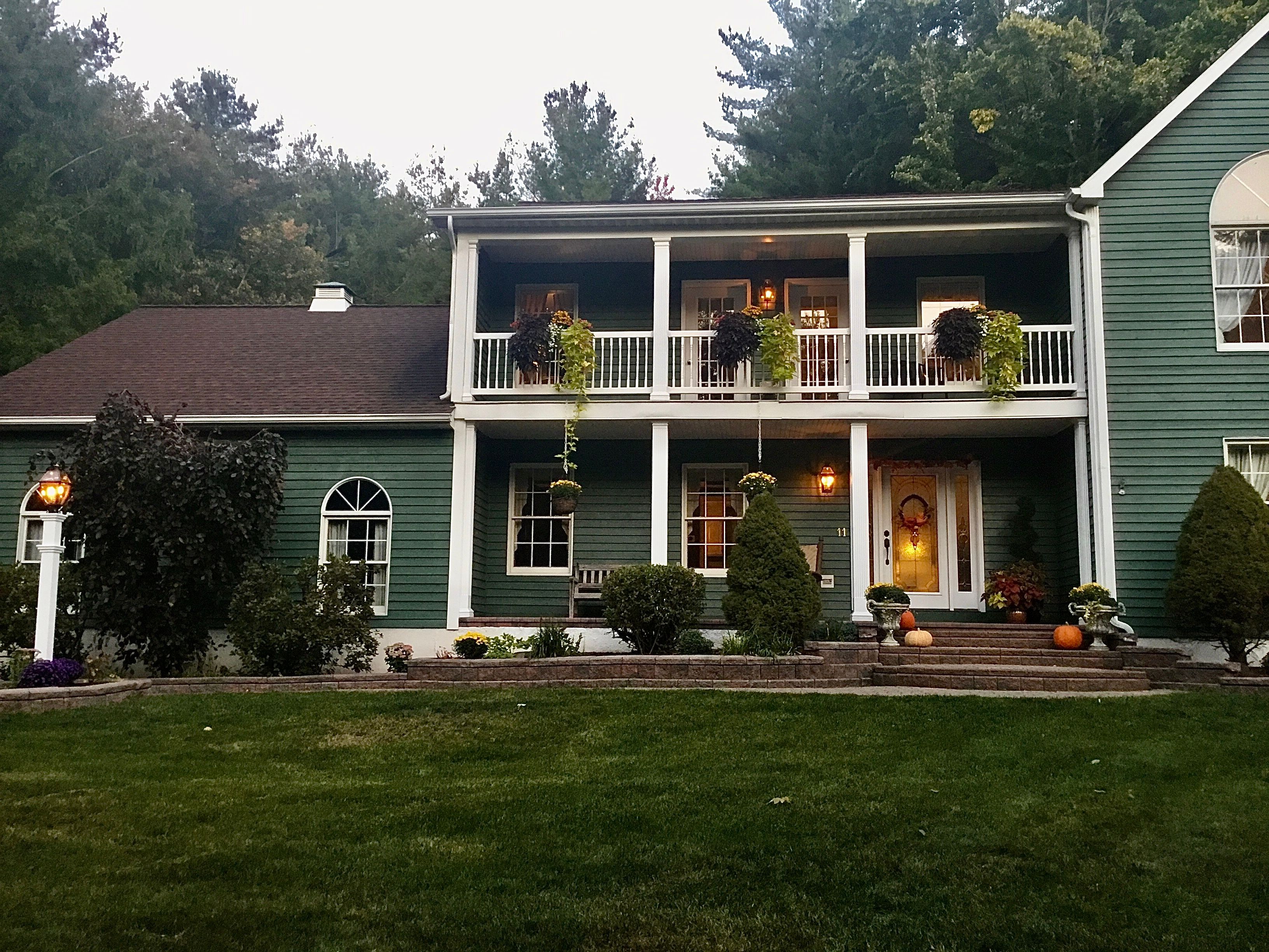 Primo Orleans Electric Wall Mount Lifestyle 66