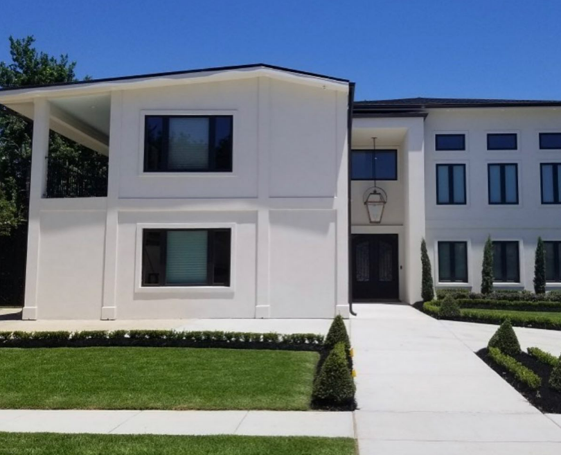 Primo Orleans Electric Hanging Yoke Lifestyle 19