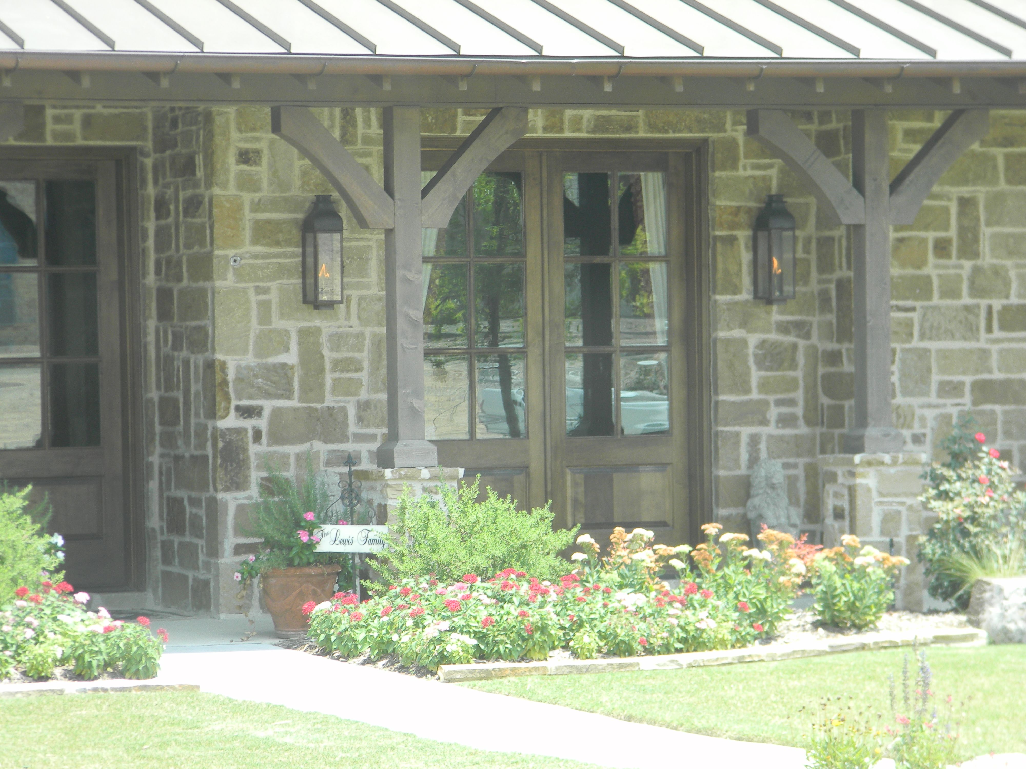 St. James Sarasota Gas Wall Mount Lifestyle 82