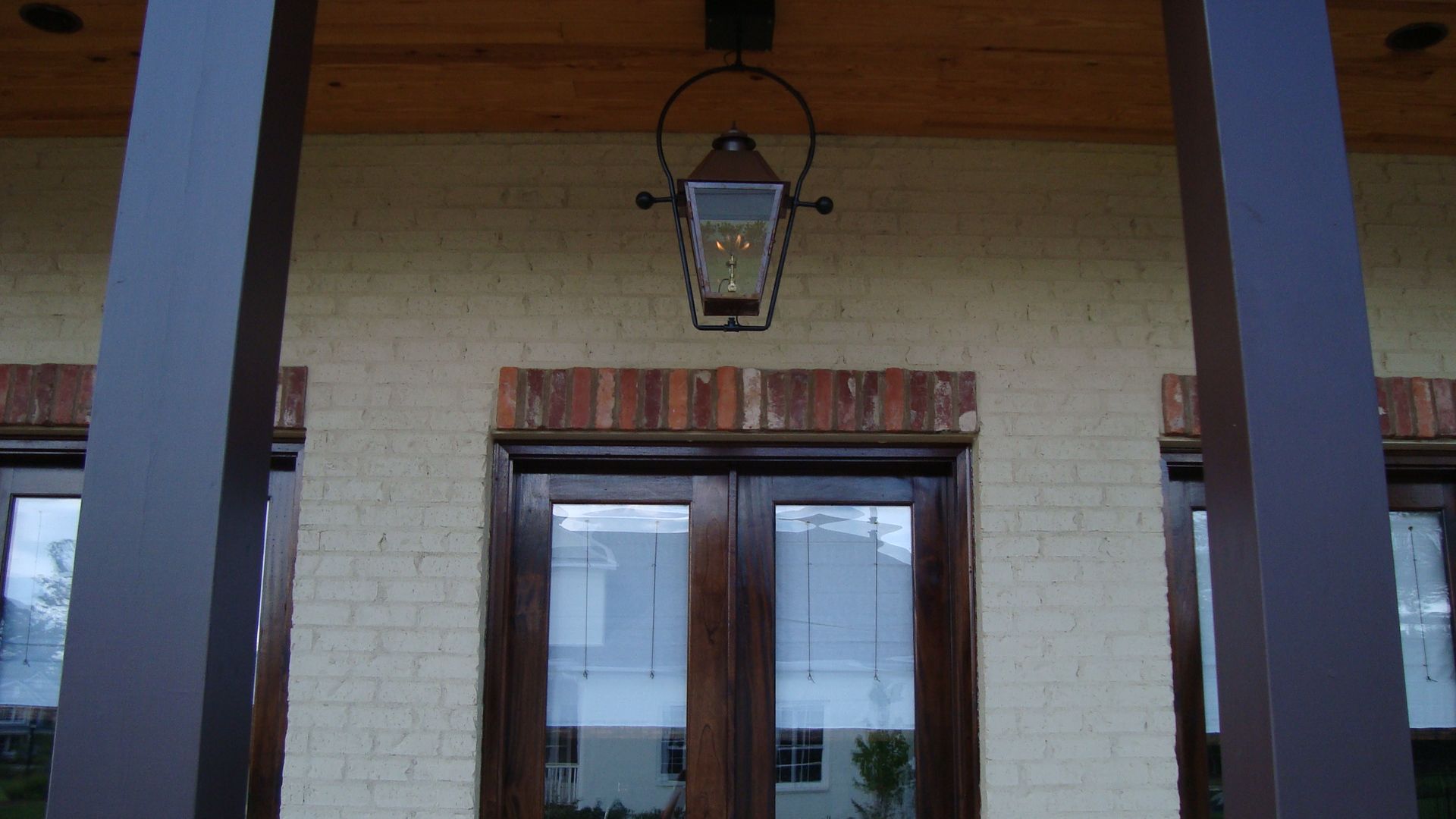 St. James Magnolia Gas Full Yoke Hanging Lifestyle 21