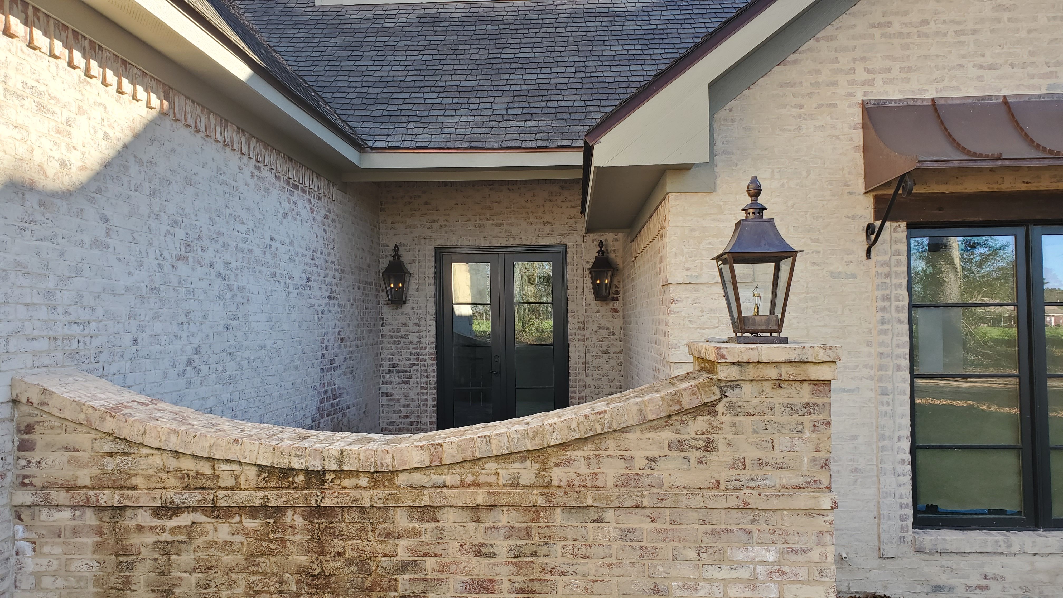 St. James Montrose Gas Pier Mount Lifestyle 1