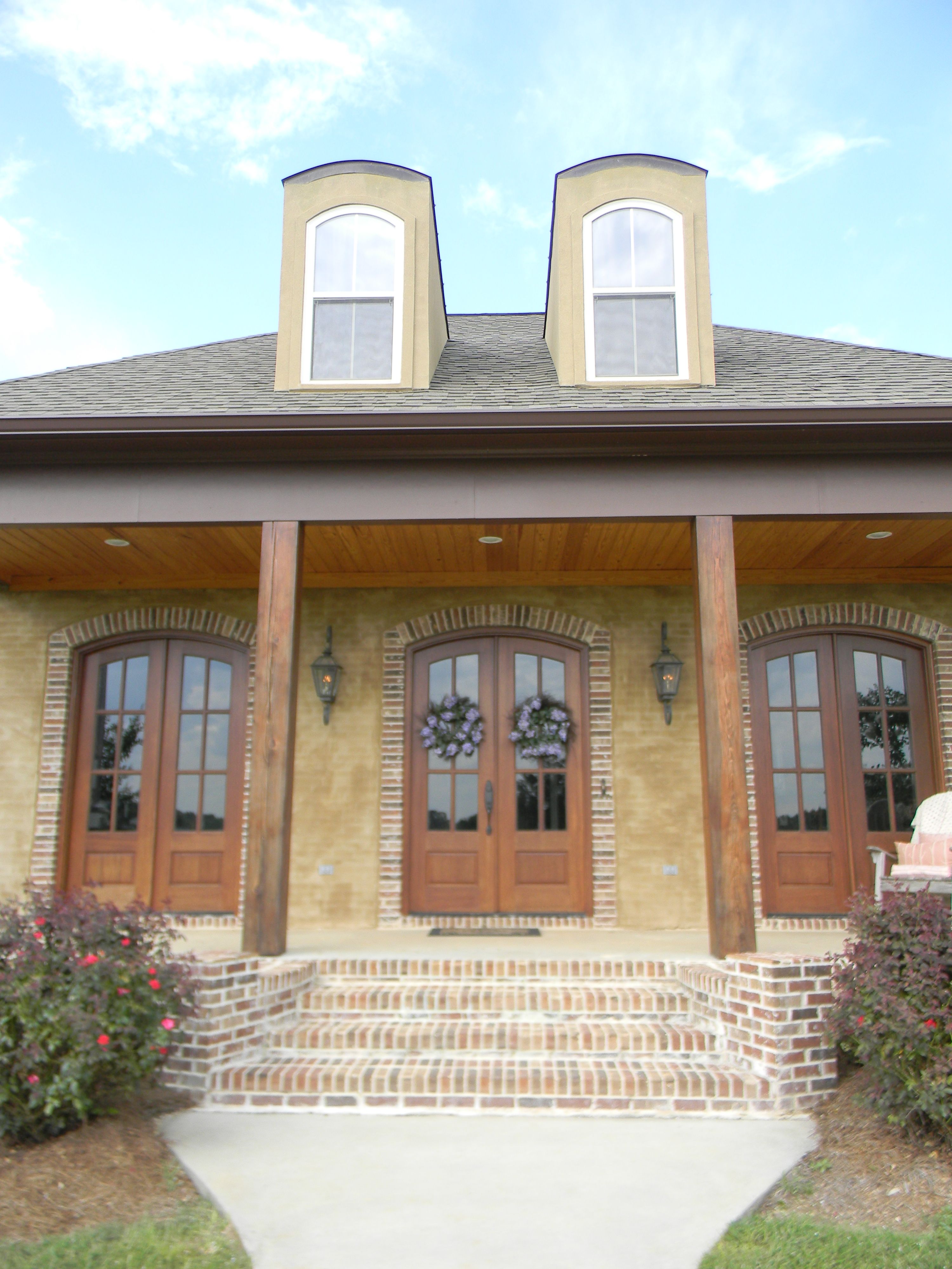 St. James Magnolia Gas Top and Bottom Scroll Wall Mount Lifestyle 85