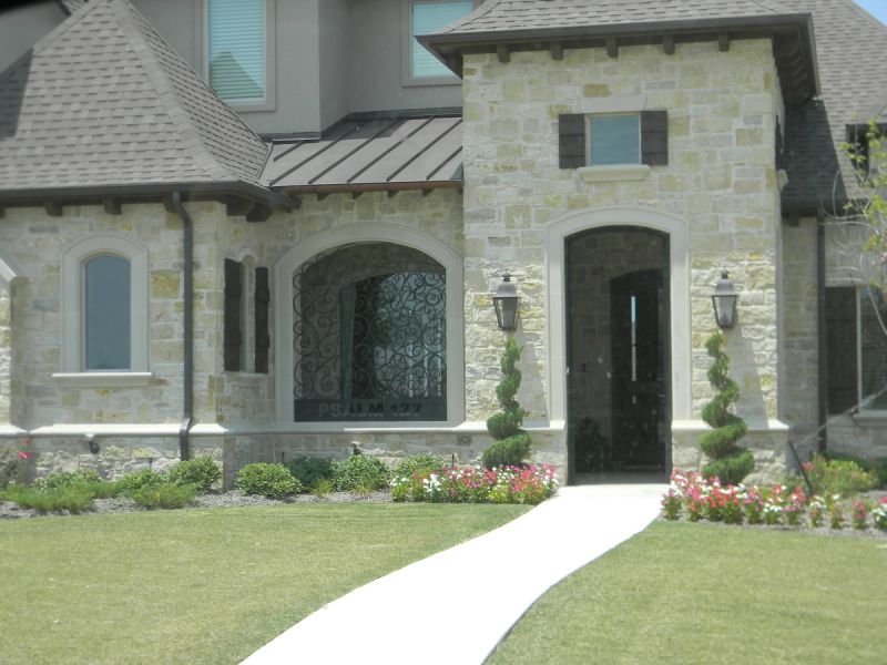 St. James Quebec Gas Wall Mount Lifestyle 65
