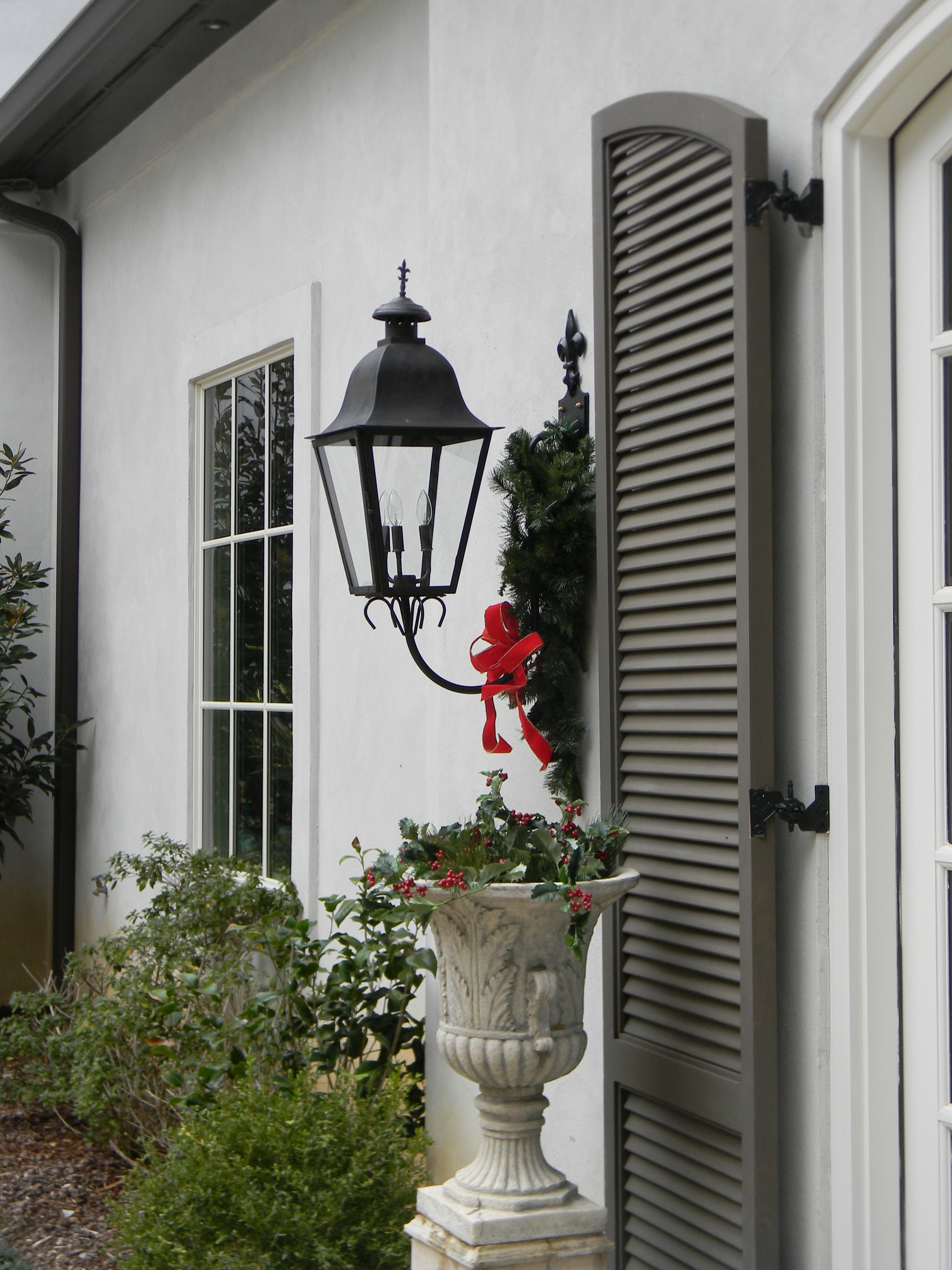 St. James Quebec Electric Gooseneck Wall Mount Lifestyle 20