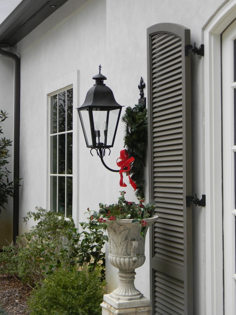 St. James Quebec Electric Gooseneck Wall Mount Lifestyle 20