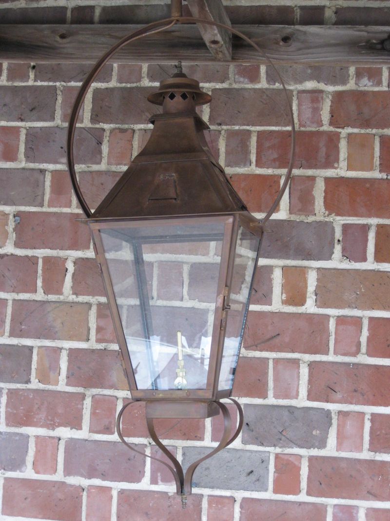 St. James Chesapeake Gas Yoke Hanging Lifestyle 2