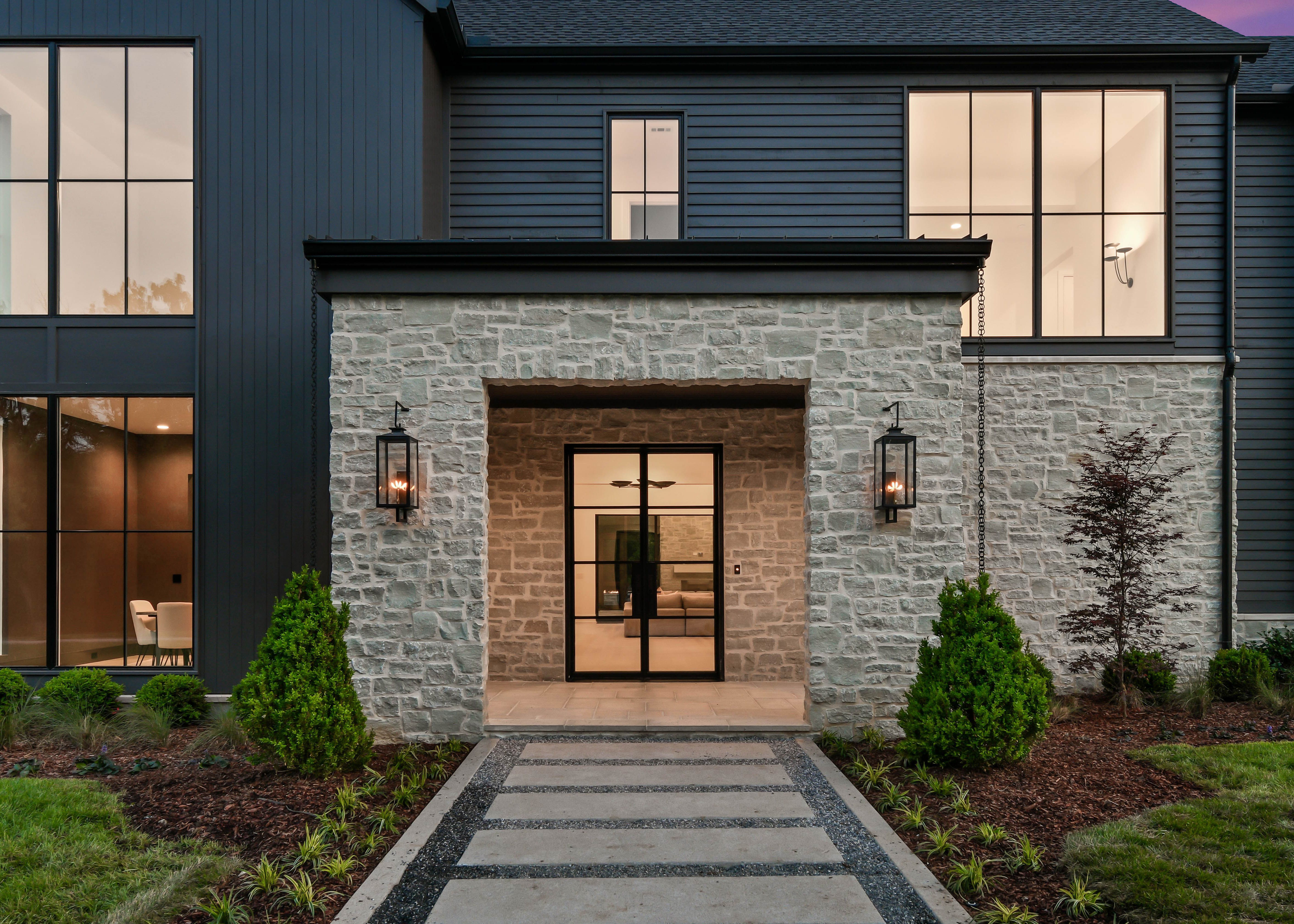 St. James Oxford Gas Wall Mount Lifestyle 12