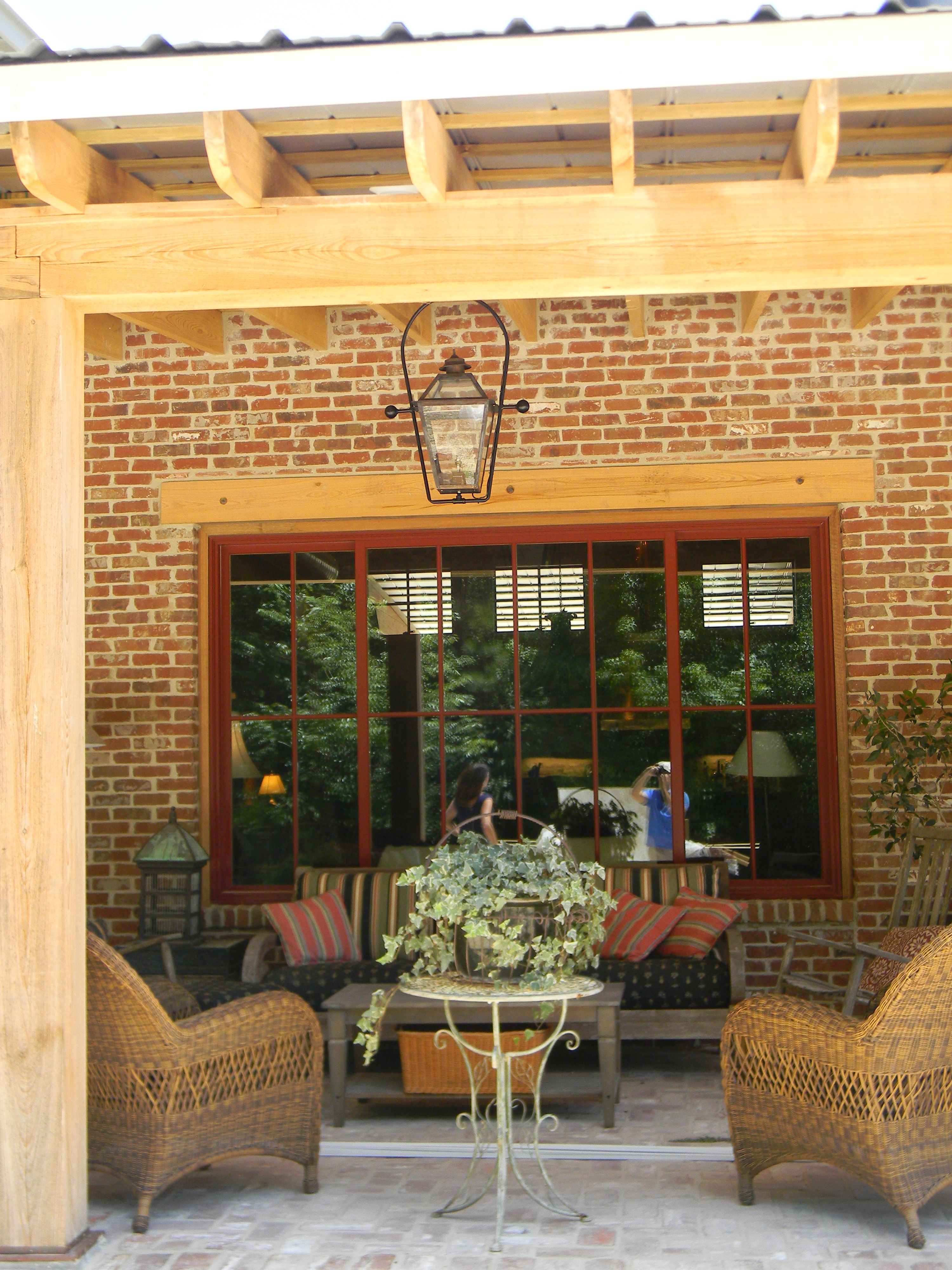 St. James Magnolia Gas Full Yoke Hanging Lifestyle 15