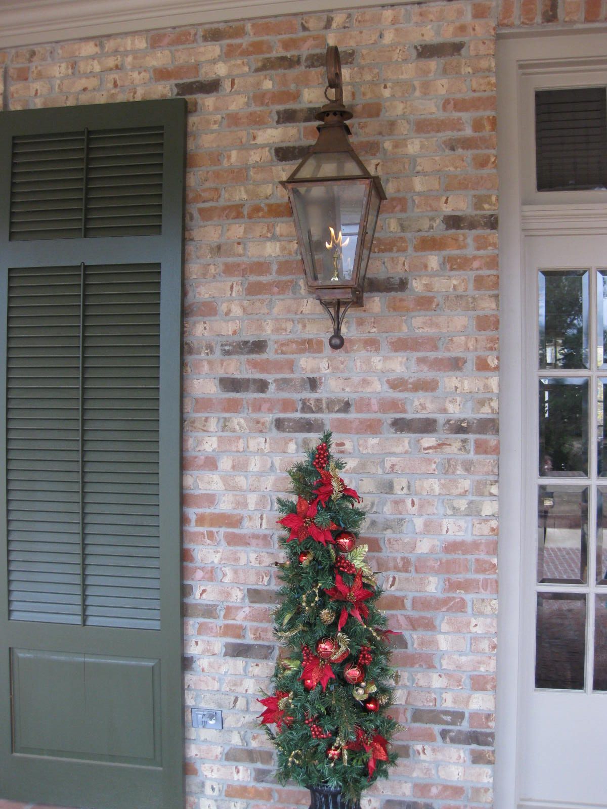 St. James Chesapeake Gas Wall Mount Lifestyle 14