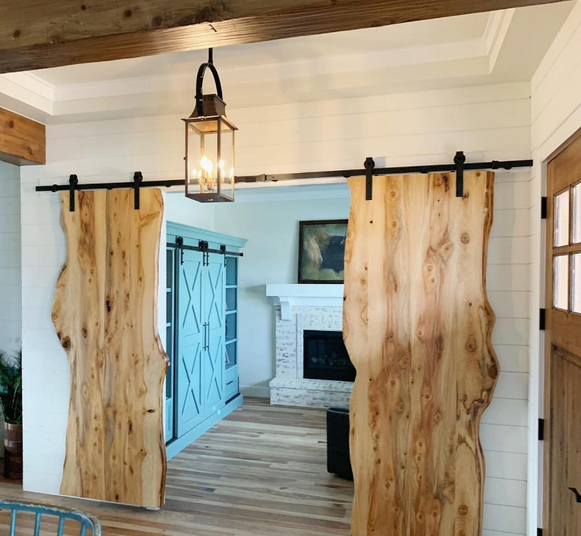 Primo Breaux Bridge Hanging Mount Lifestyle 4