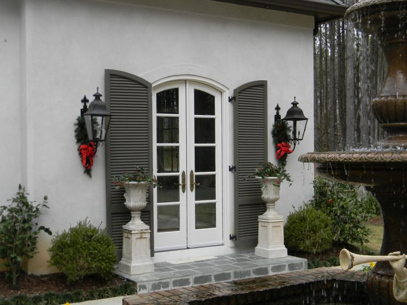 St. James Quebec Electric Gooseneck Wall Mount Lifestyle 24