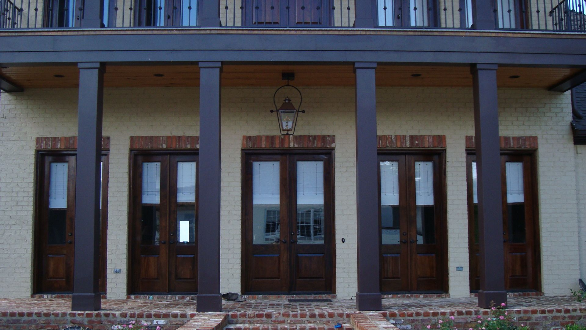 St. James Magnolia Gas Full Yoke Hanging Lifestyle 26