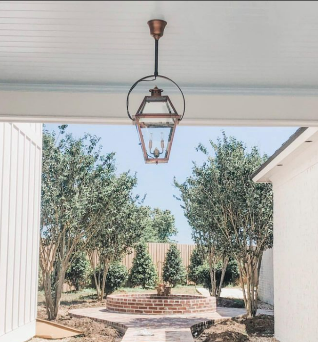 Primo Orleans Electric Hanging Yoke Lifestyle 22