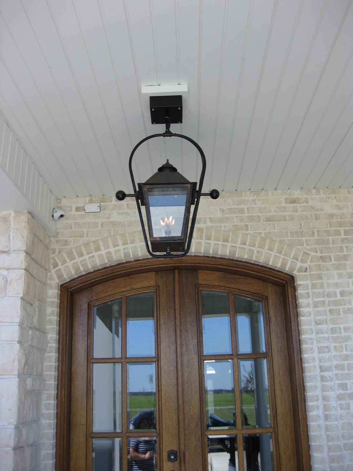 St. James Magnolia Gas Full Yoke Hanging Lifestyle 24