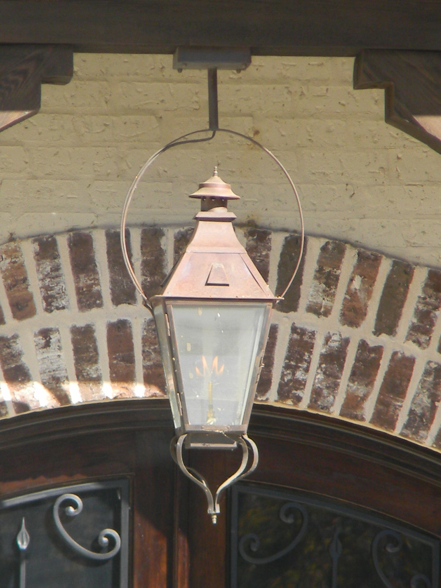 St. James Chesapeake Gas Yoke Hanging Lifestyle 4