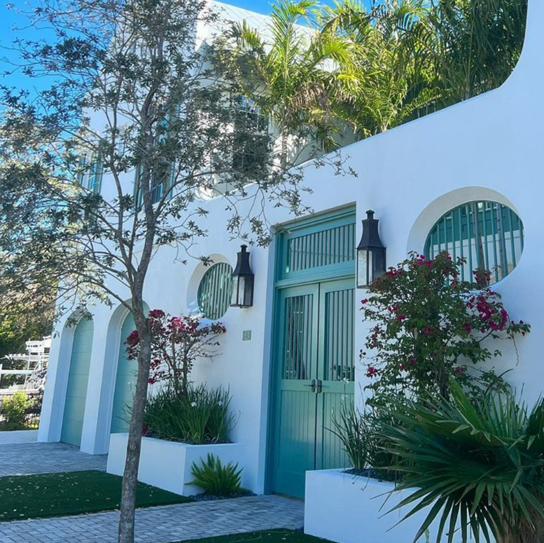 The CopperSmith Churchill Gas Wall Mount Lifestyle 9