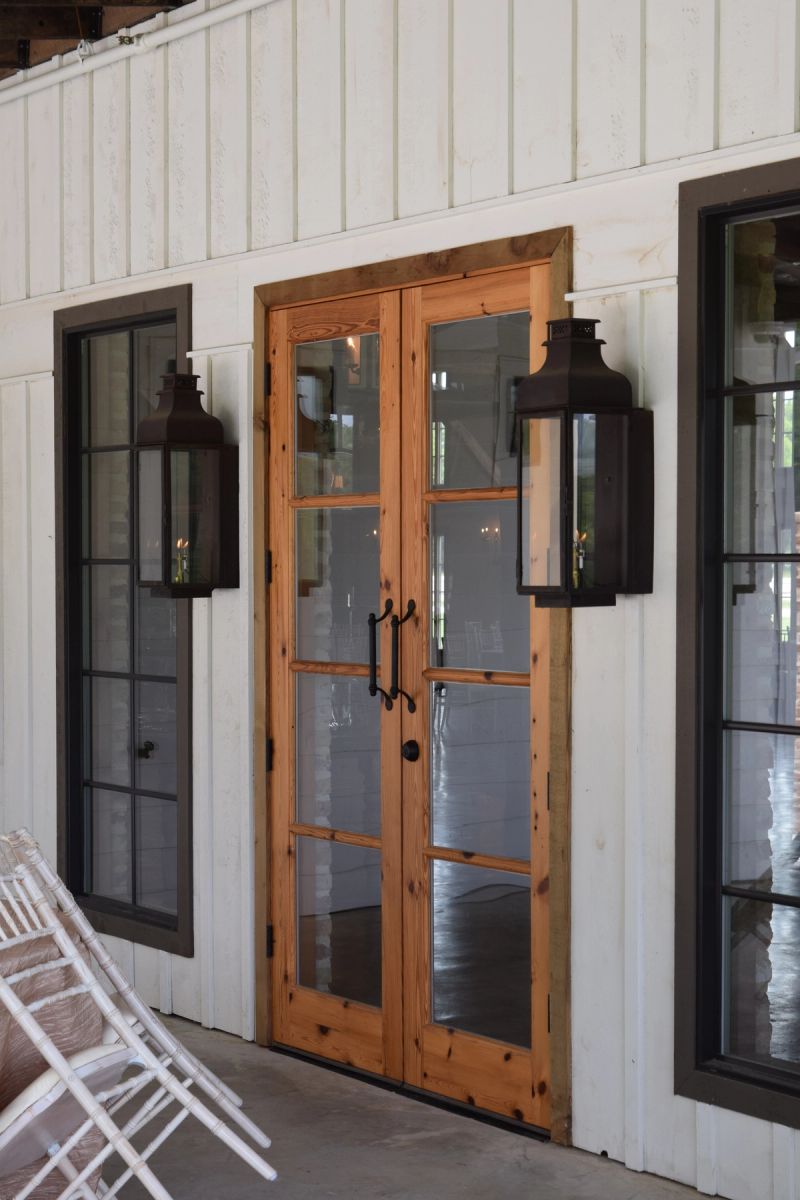 St. James Sarasota Gas Wall Mount Lifestyle 52