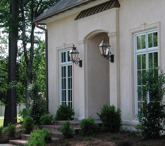 Primo Vicksburg Gas Wall Mount Lifestyle 2