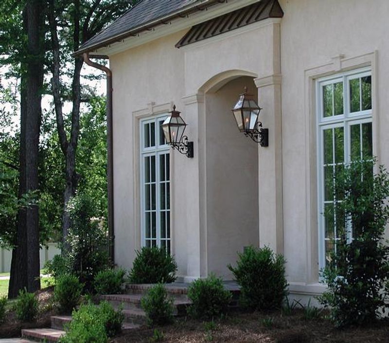 Primo Vicksburg Gas Wall Mount Lifestyle 2