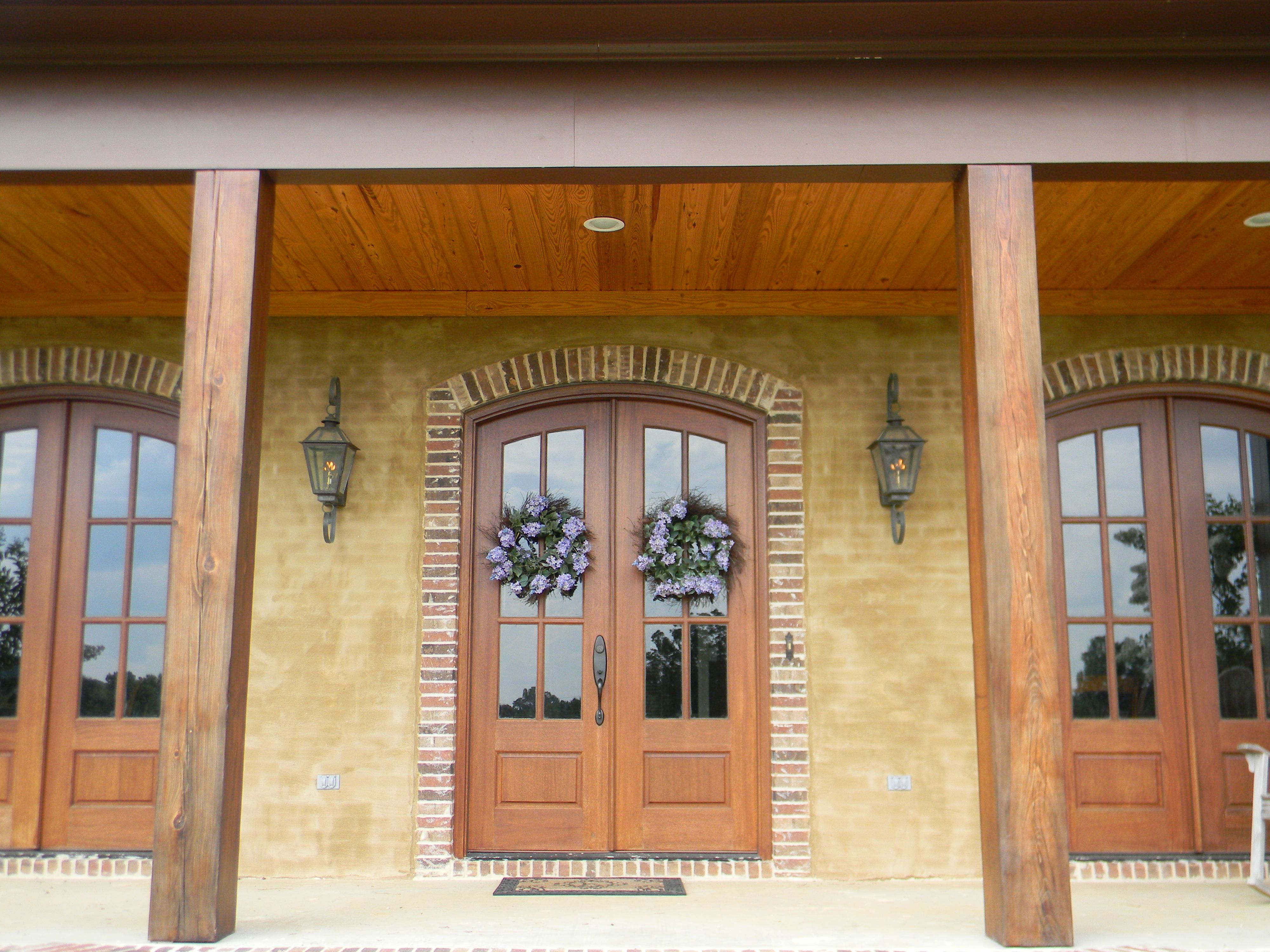 St. James Magnolia Gas Top and Bottom Scroll Wall Mount Lifestyle 82