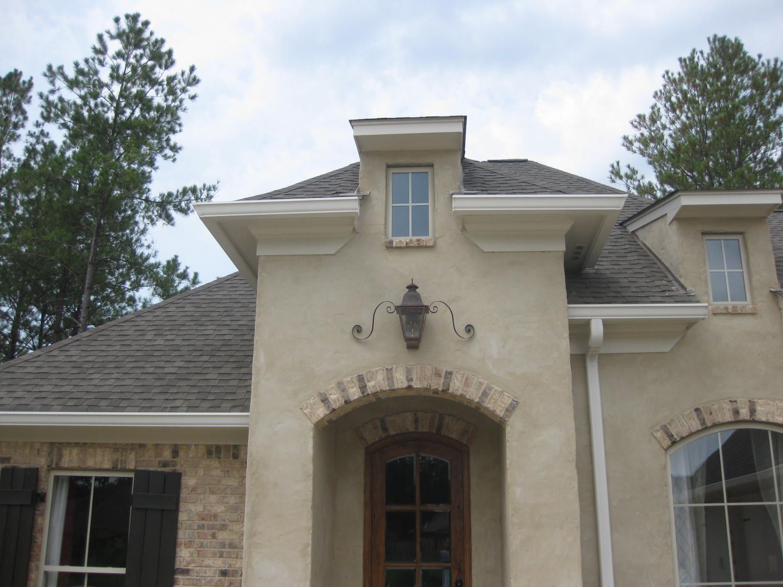 St. James Quebec Gas Mustache Wall Mount Lifestyle 82