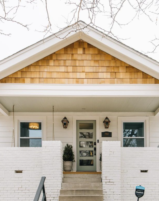 Primo Acadian Wall Mount Lifestyle 1