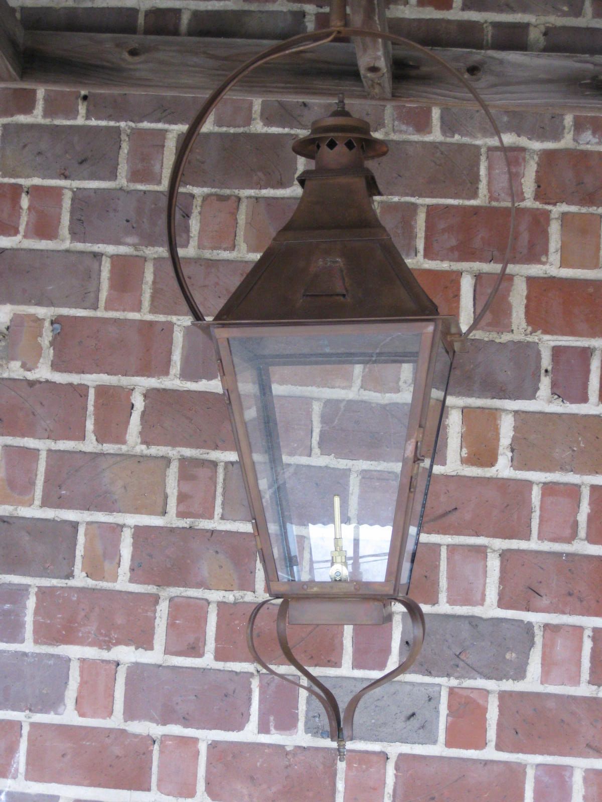 St. James Chesapeake Gas Yoke Hanging Lifestyle 1