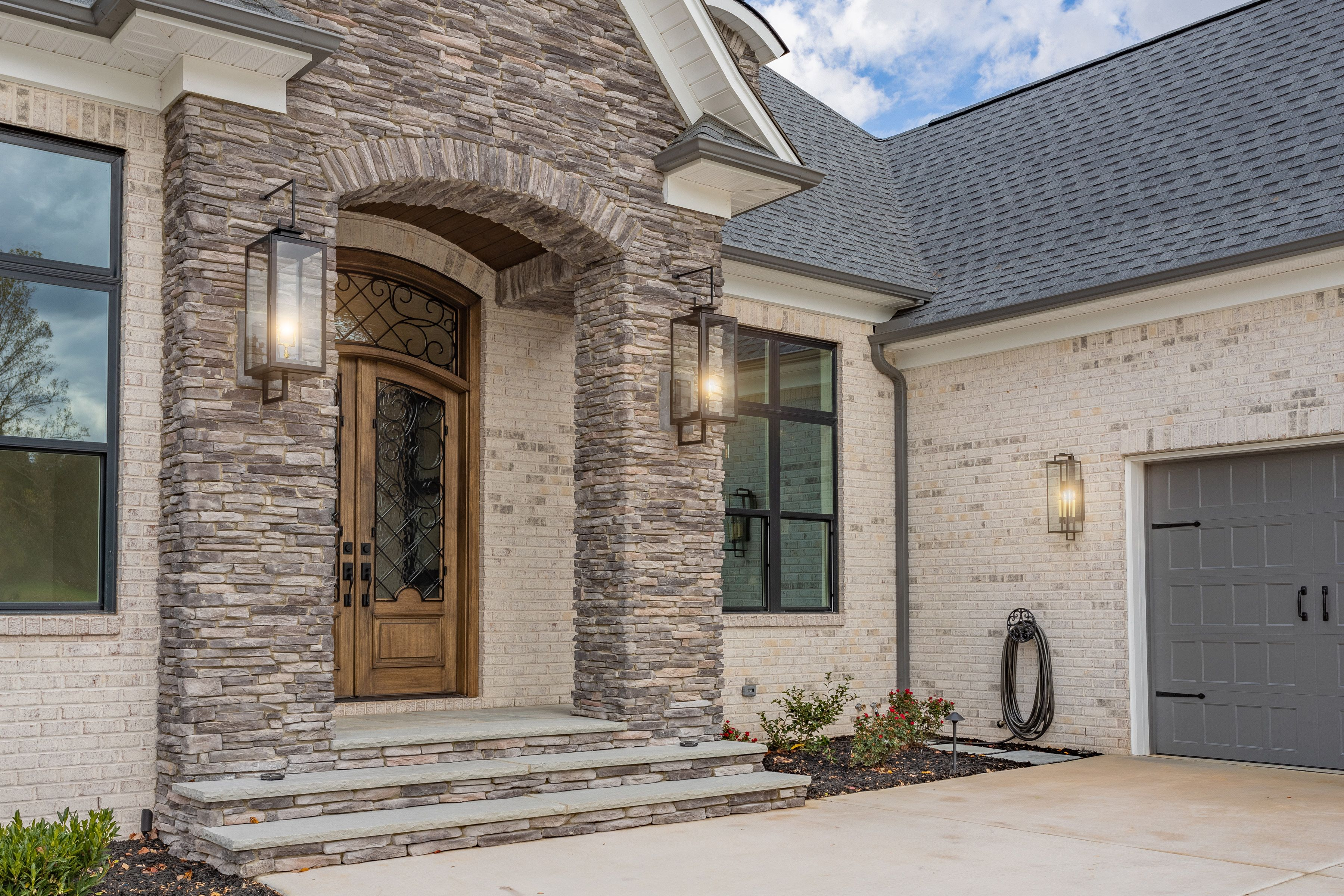 St. James Oxford Gas Wall Mount Lifestyle 5