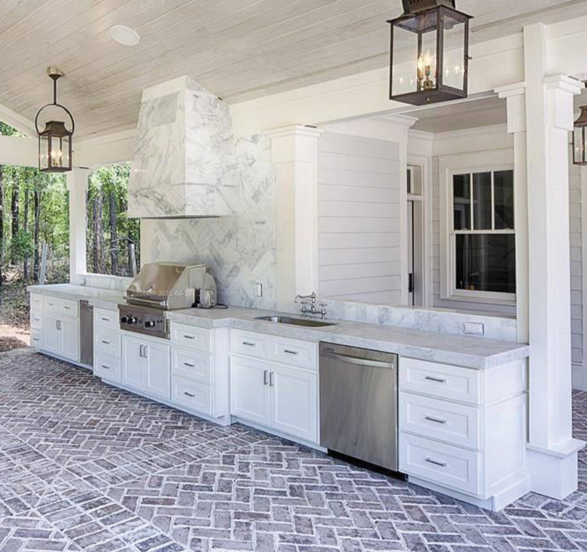 The CopperSmith Market Street Electric Yoke Hanging Mount Lifestyle 4