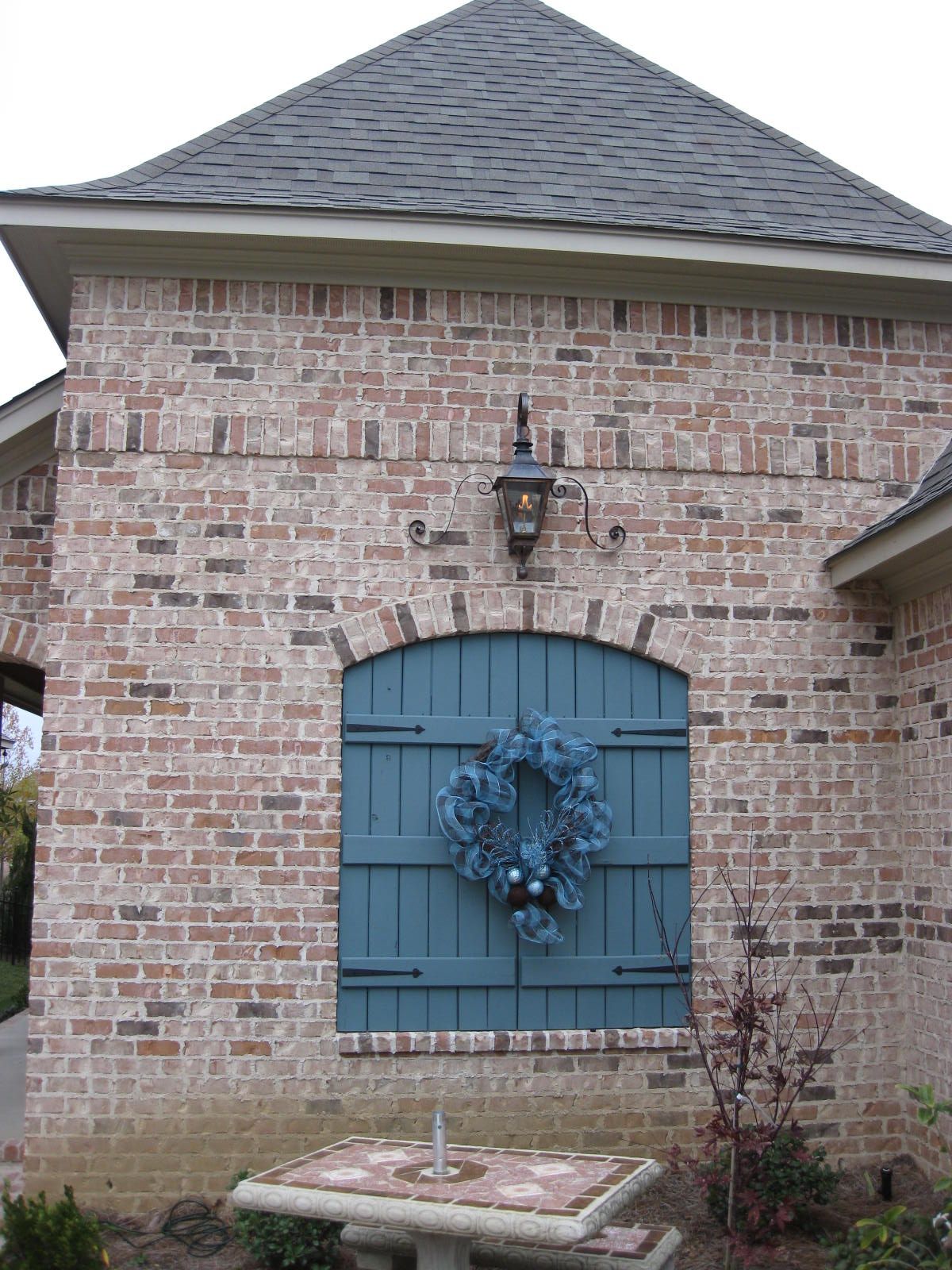 St. James Chesapeake Gas Mustache Wall Mount Lifestyle 34