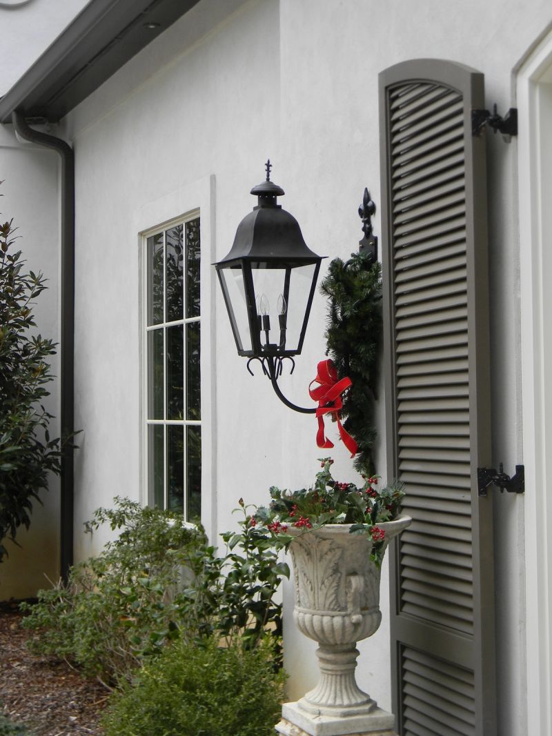 St. James Quebec Electric Gooseneck Wall Mount Lifestyle 21