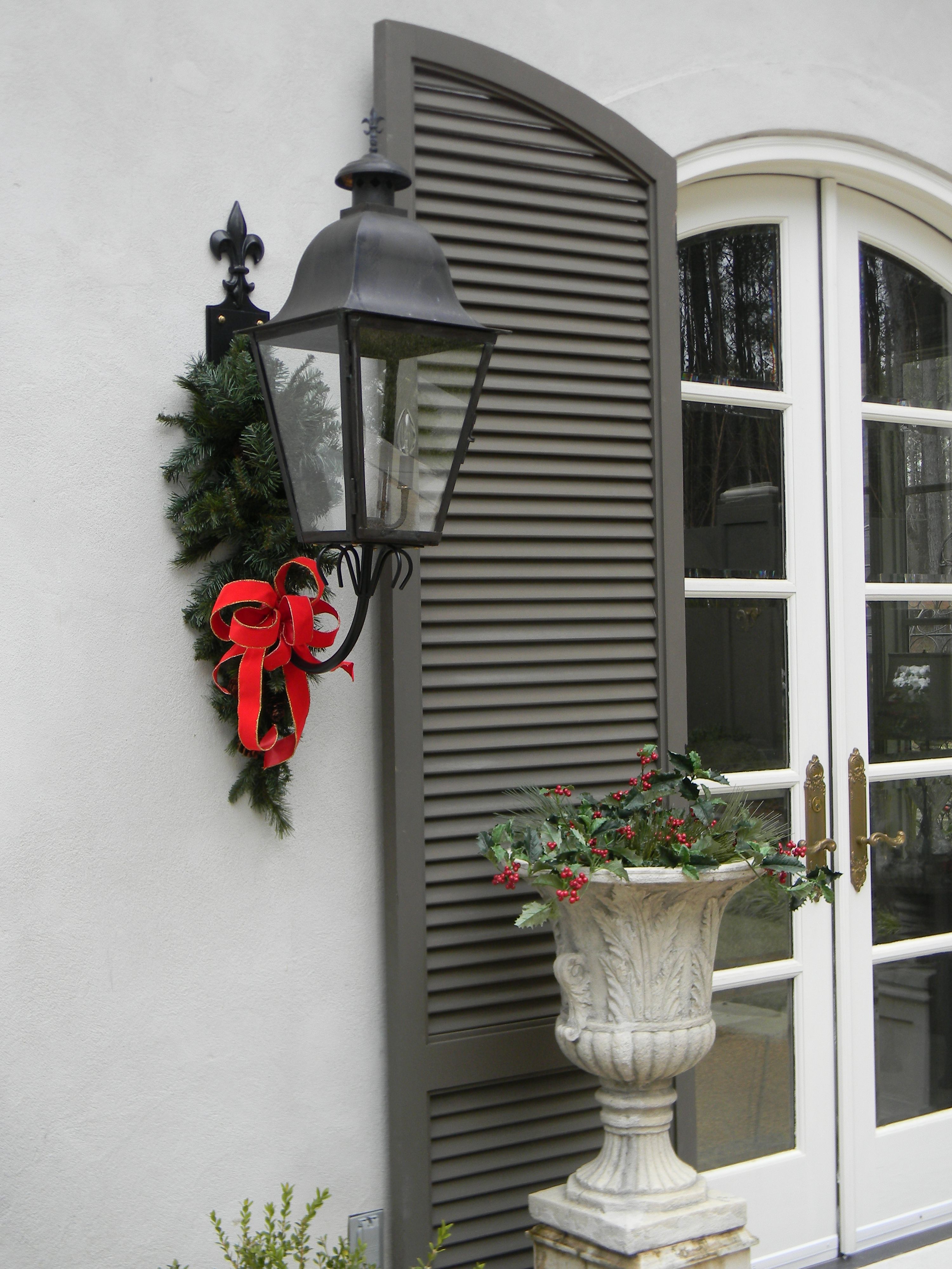 St. James Quebec Electric Gooseneck Wall Mount Lifestyle 18