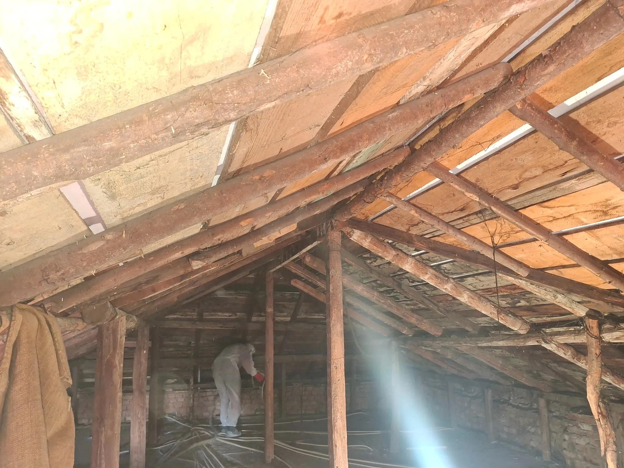 Pregatire Izolatie pod spuma poliuretanica celula deschisa Domnesti