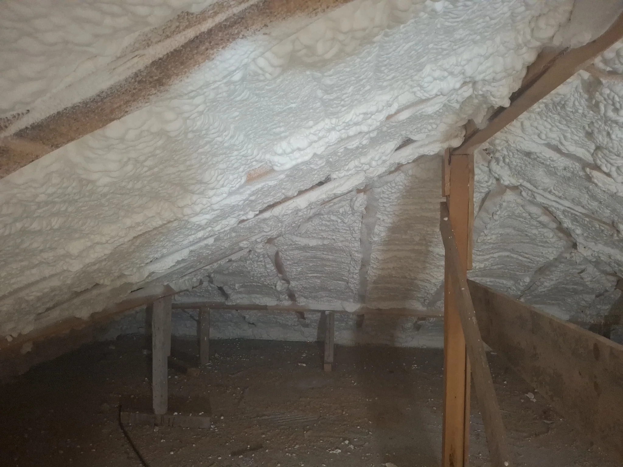 Spuma poliuretanica celula deschisa 15 cm – 150 m² pod casa - Craiova