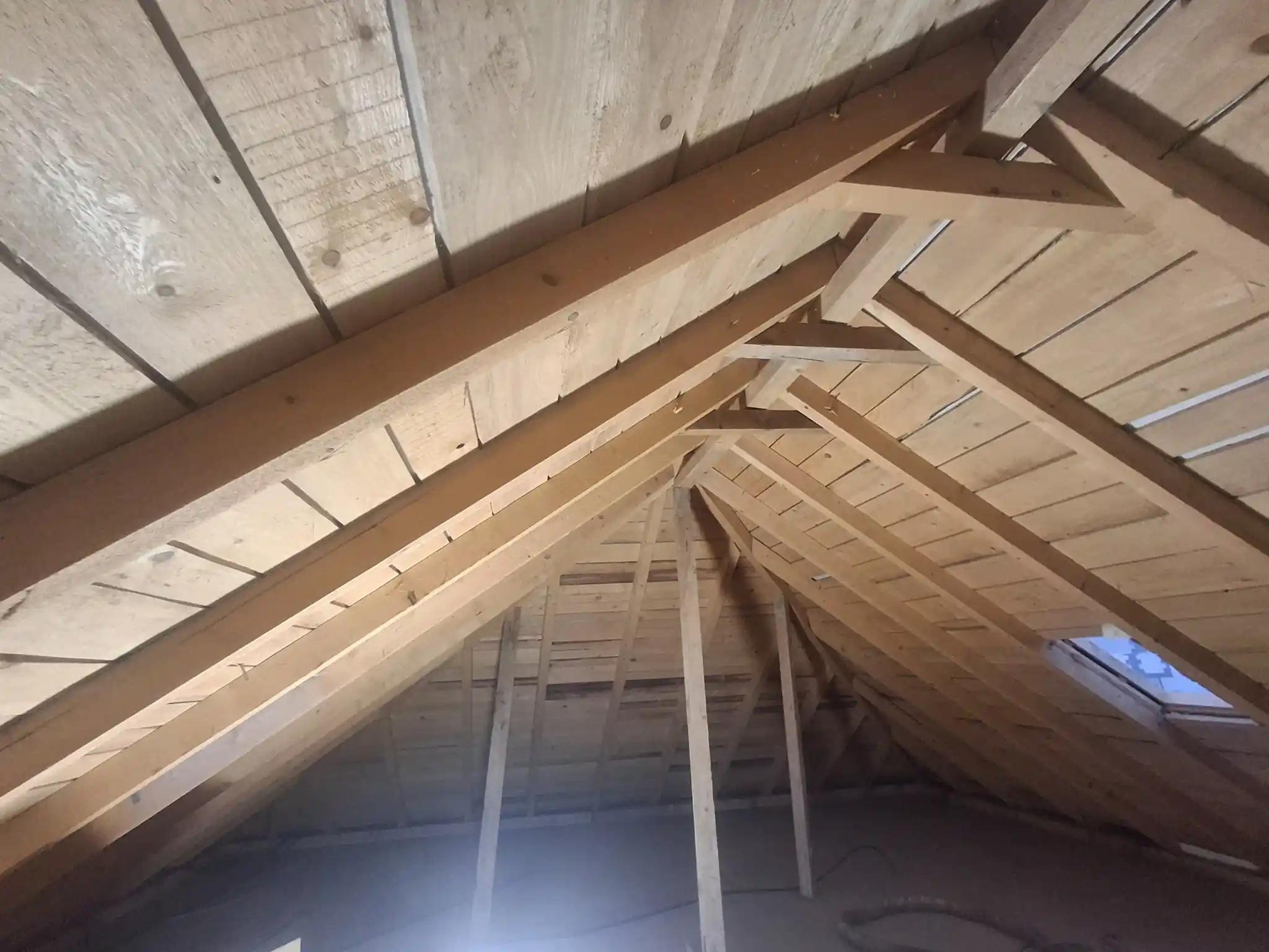 izolatie-pod-lemn-inainte-lucrari-popesti-leordeni-ilfov