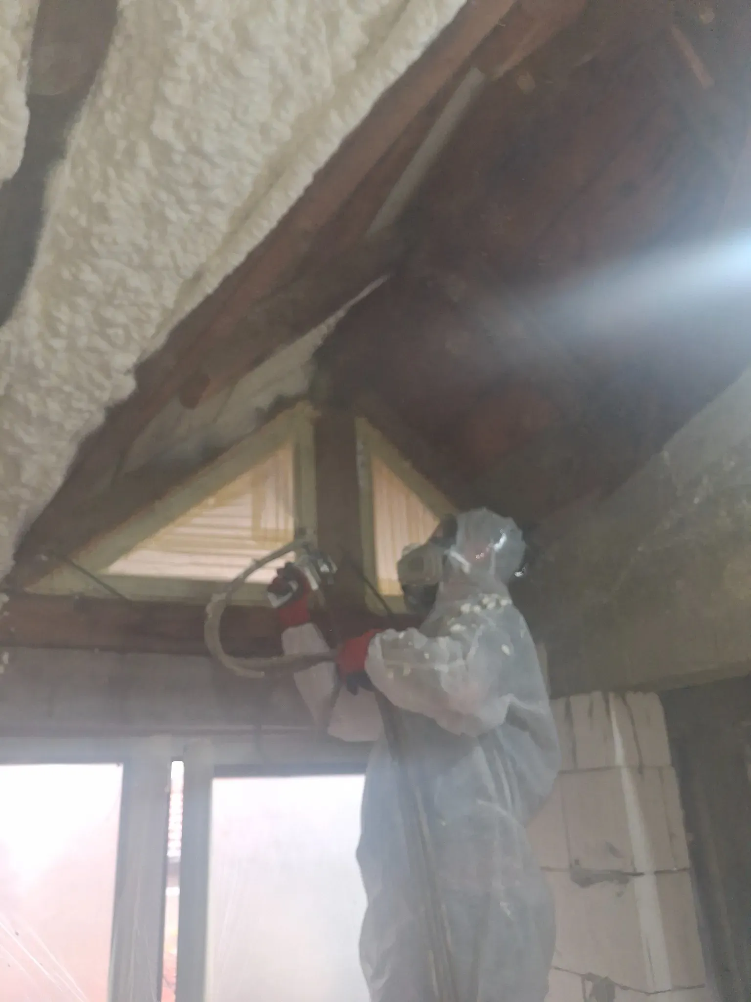 Izolație pod cu spumă poliuretanică celulă deschisă în Drobeta-Turnu Severin.