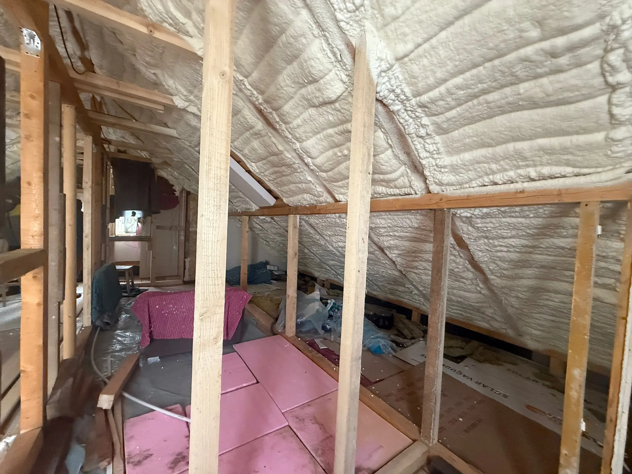 Izolație spumă poliuretanică mansardă București