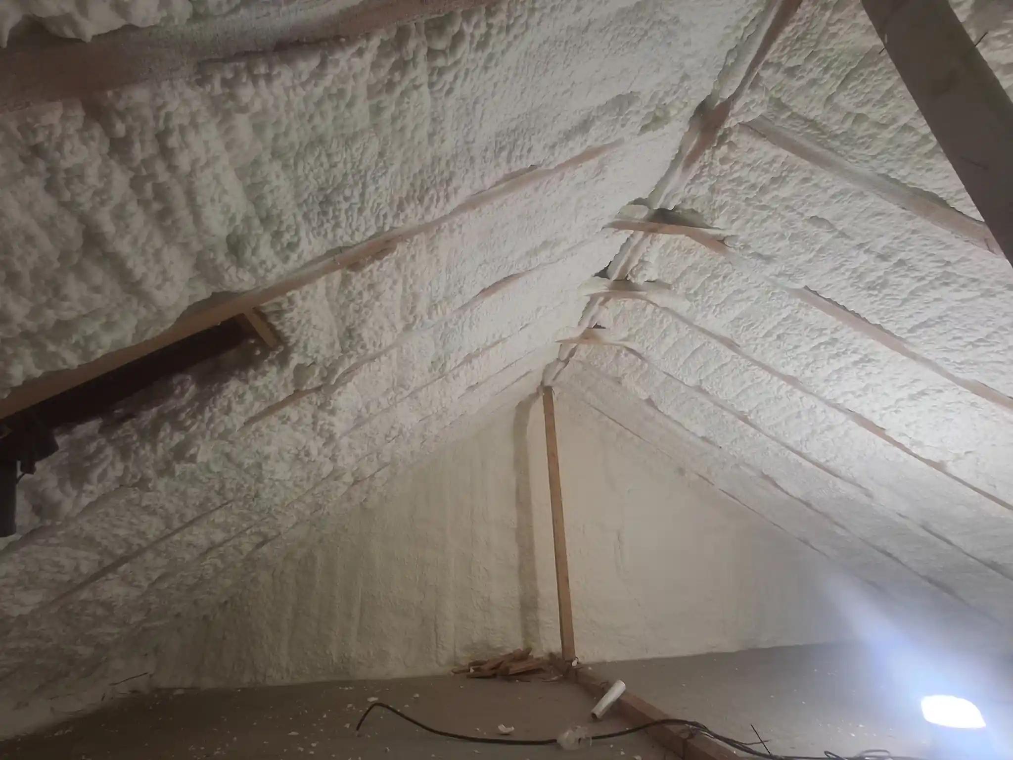 pod-izolat-spuma-poliuretanica-final-popesti-leordeni-ilfov