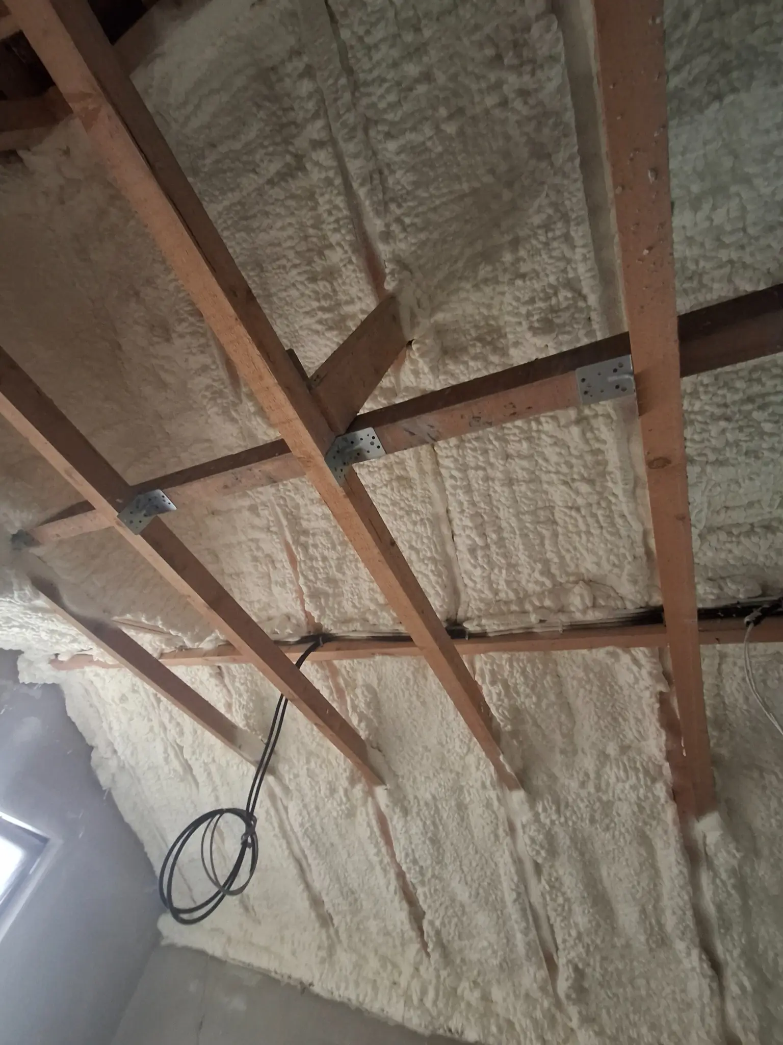 Spuma poliuretanica celula deschisa 10 cm – 220 m² acoperis casa - Craiova