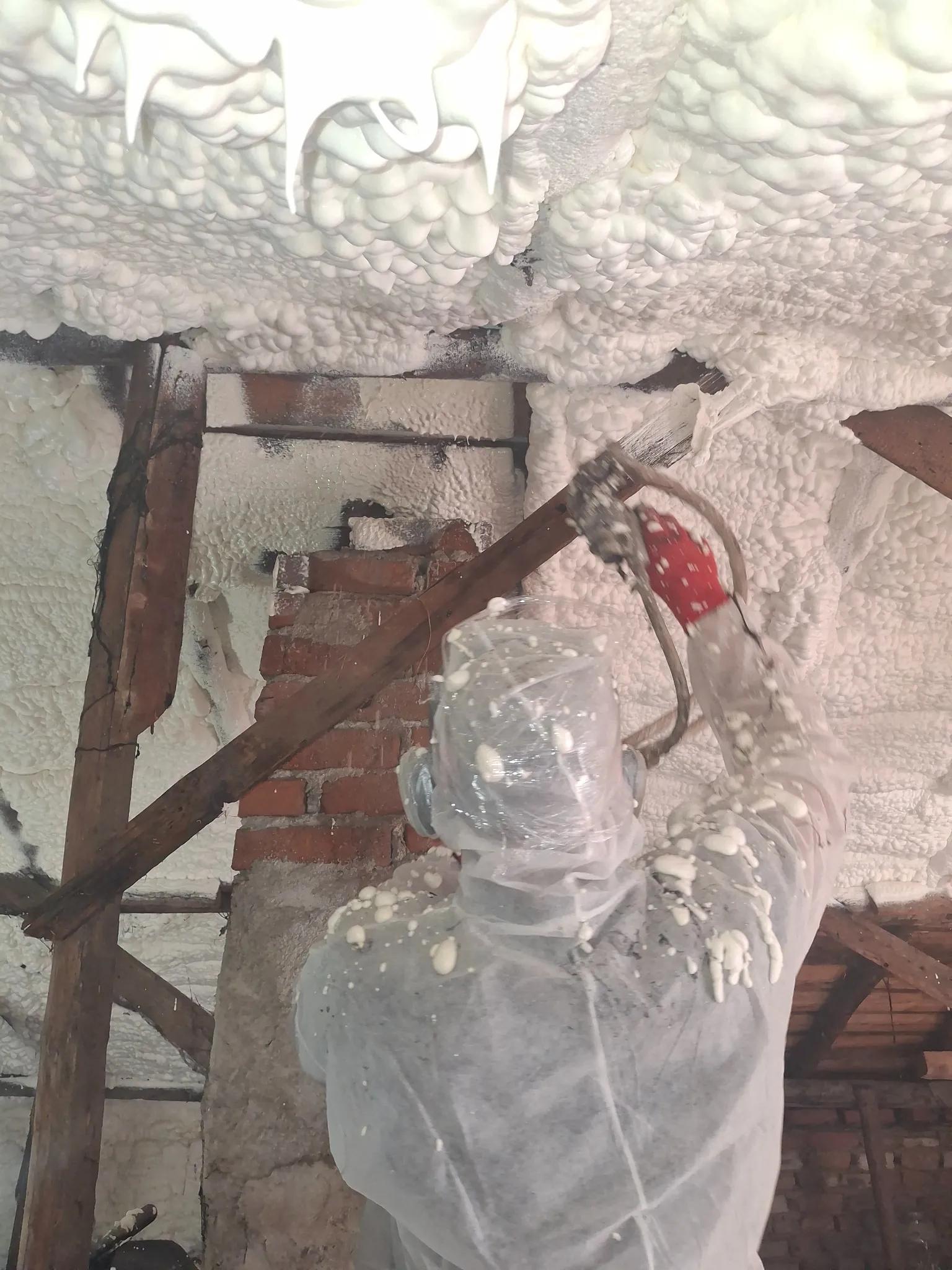 Izolare mansarda cu spuma poliuretanica Domnesti