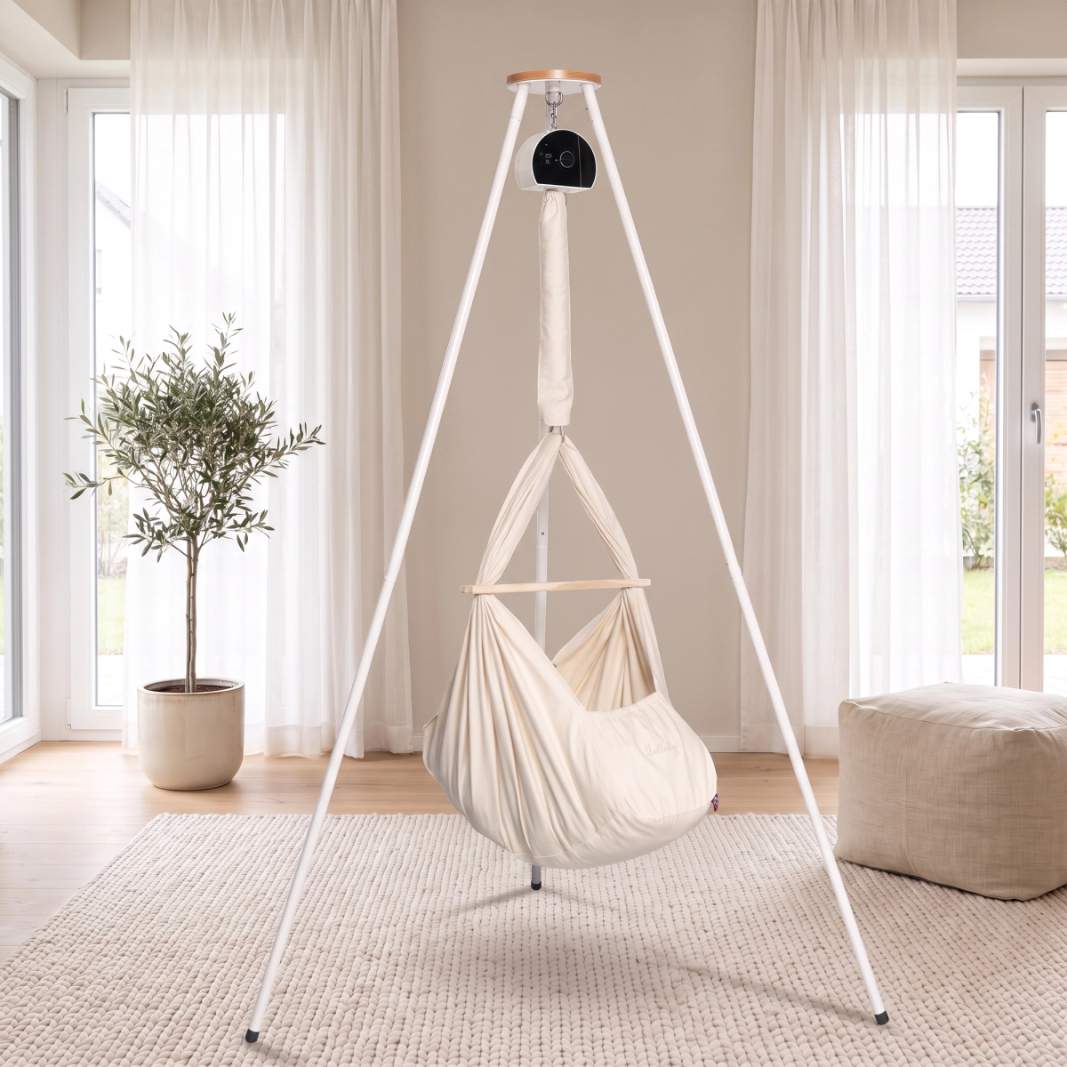 Federwiege aus BIO-Baumwolle inkl. Ständer Tripod (Bild 2) (Mit KI bearbeitetes Bild)