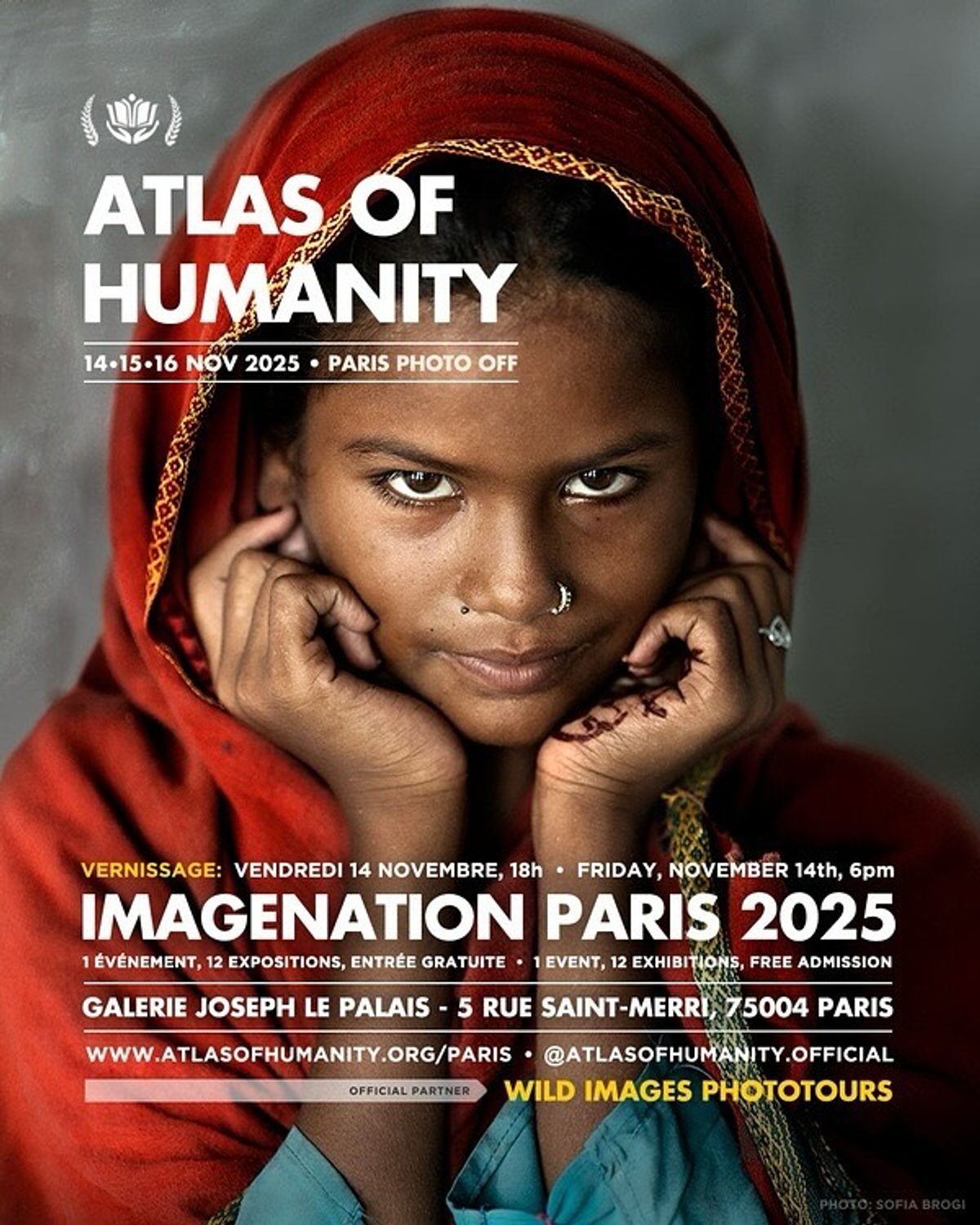 Locandina ufficiale di Atlas of Humanity — Imagenation Paris 2025. Ritratto di una giovane donna con velo rosso e piercing al naso, fotografia di Sofia Brogi.