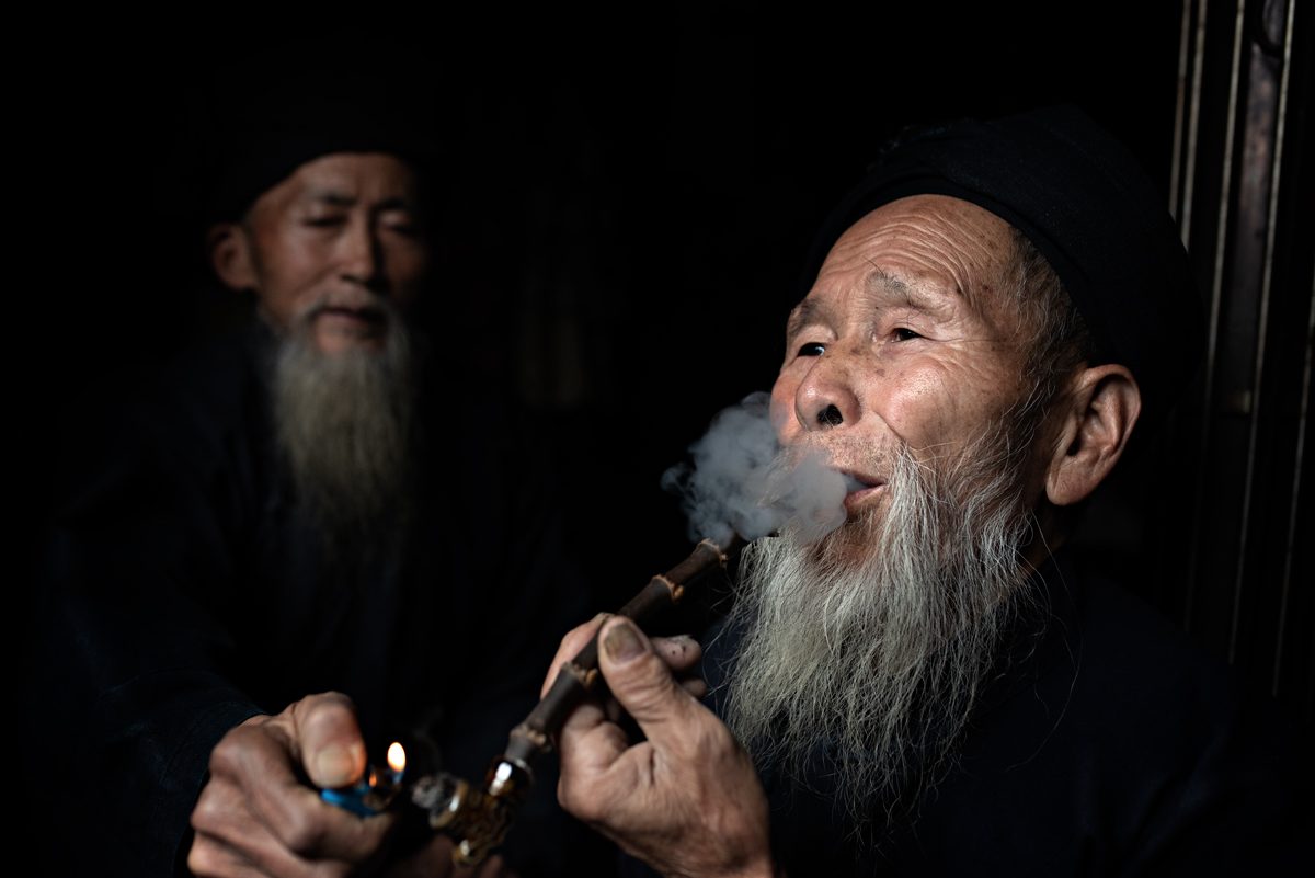 ritratto uomo che fuma
