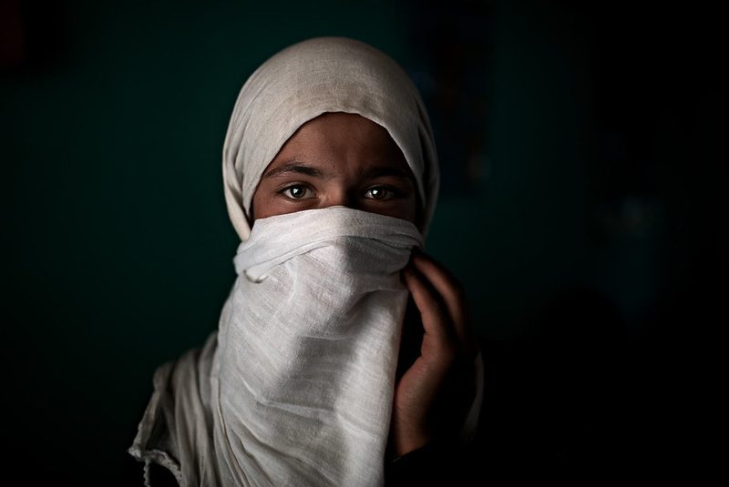 Studentessa di scuola coranica del Kashmir