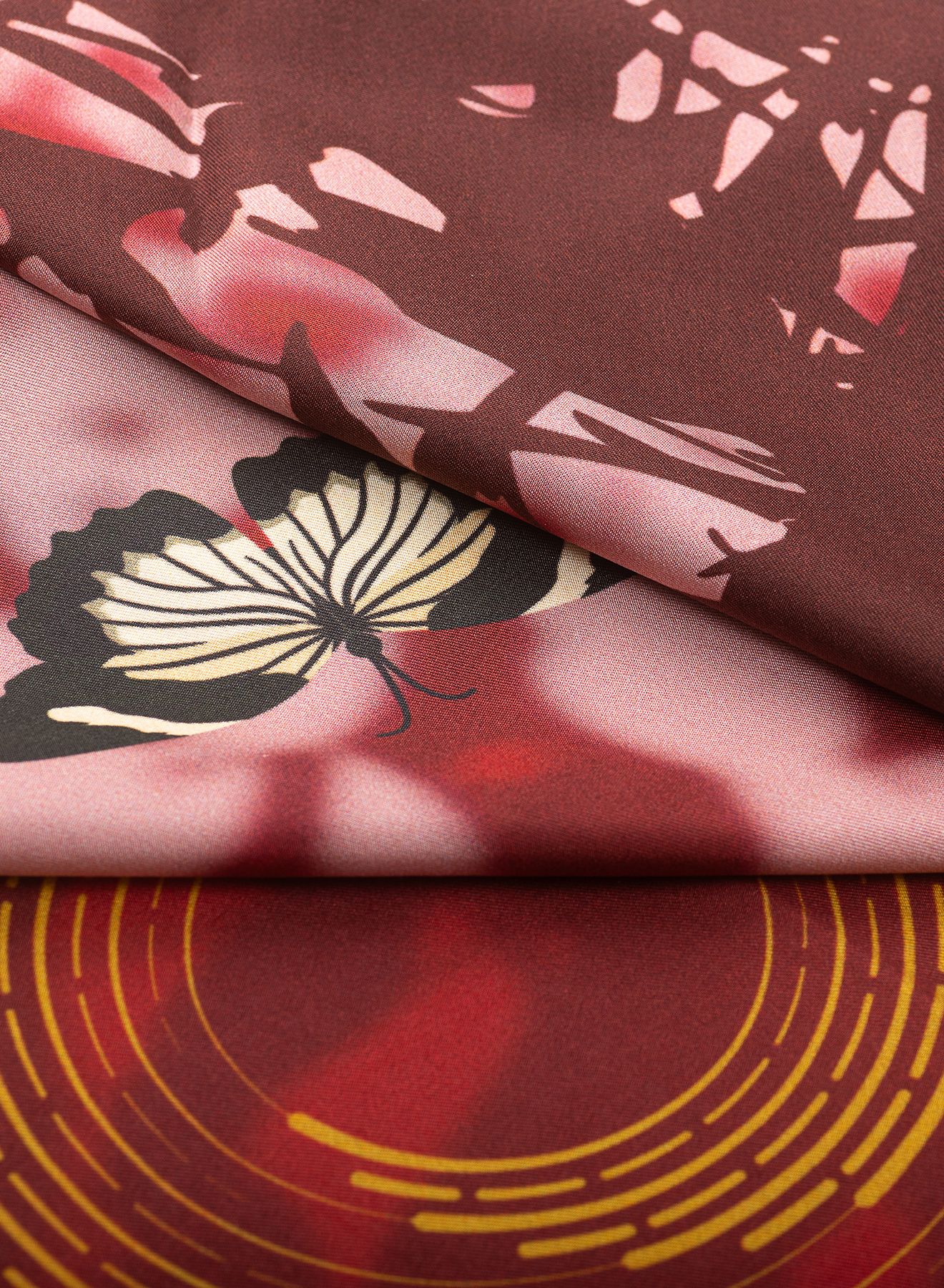 90cmsx90cms / Lava Red / 100%Silk Twill