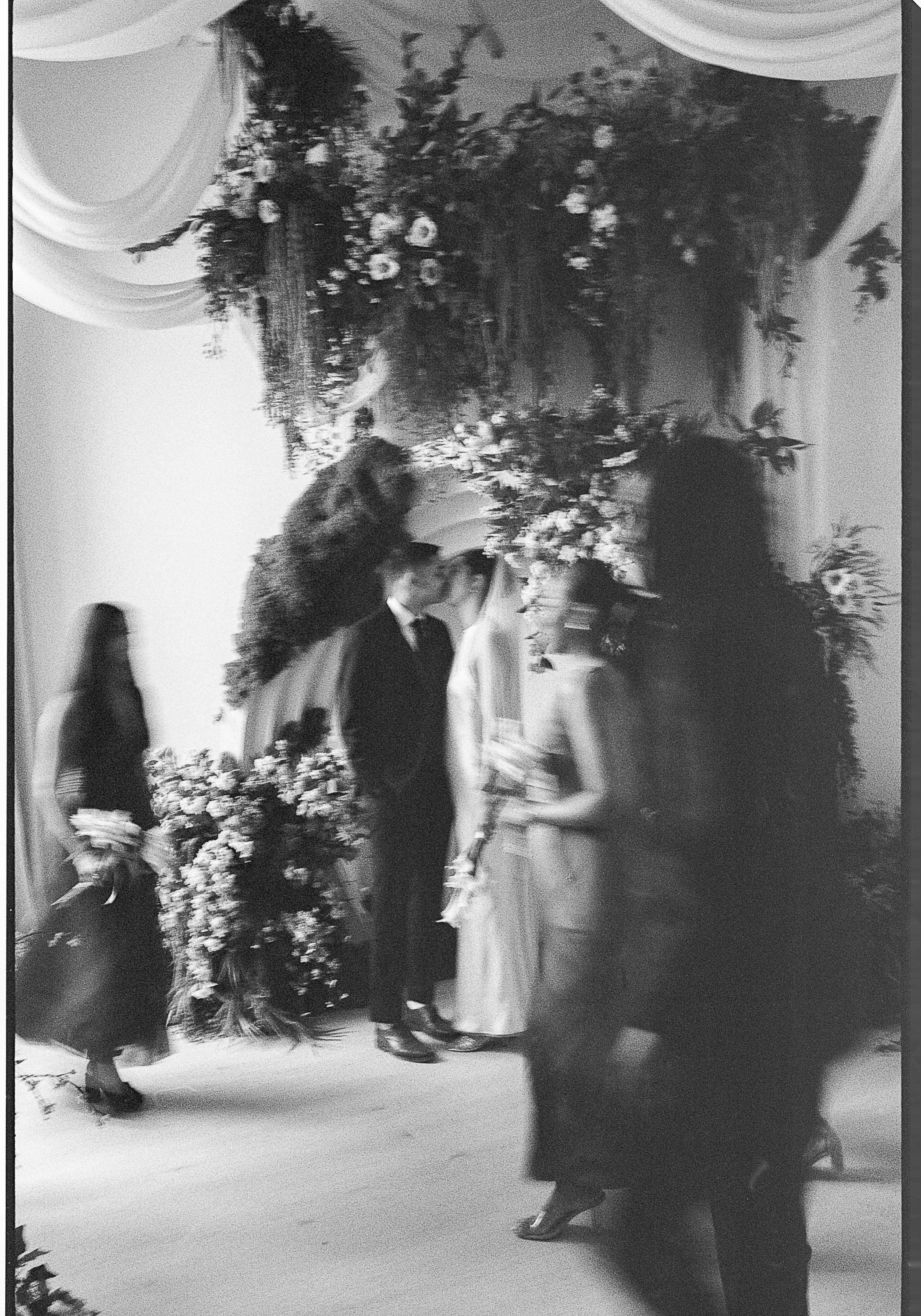 Documentary wedding photo session with quiet portrait moments