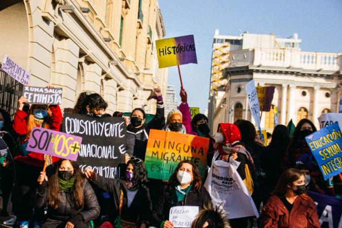 Bilde demonstranter som protesterer i Chile. Bilde Tatt av Isidora Alejandra Torrealba