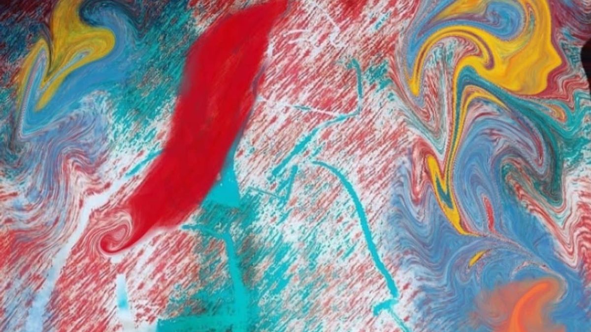 Bilde av abstrakt kunst med bruk av sterke farger som rødt, turkis, gult og litt hvitt - det ser ut som det er en kvinne på bildet. Gjennom kunsten min har jeg skapt en fiktiv figur som jeg har kalt for Maja. Det er den rødhårede kvinnen som går igjen i de mange bildene mine. Hun er en personifikasjon av de temaene som jeg presenterer gjennom siden min på instagram, og tar for seg noen aspekter som går igjen i det å ha en funksjonsnedsettelse. Bilde laget av Tina Lønnum som driver instagramkontoen @si_det_med_kunst