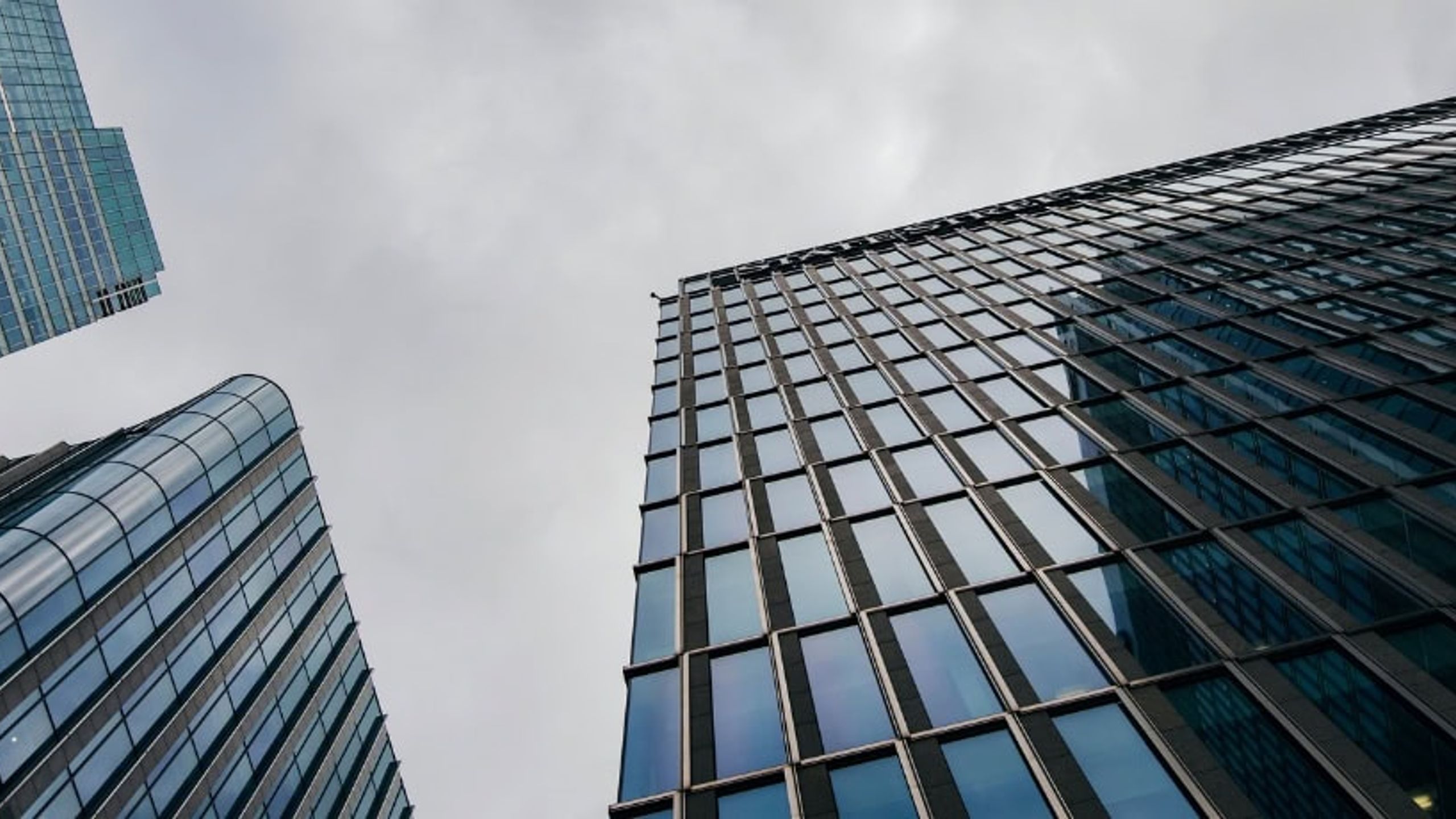 Správy z ekonomiky sú pozitívne, investori sú však sklamaní