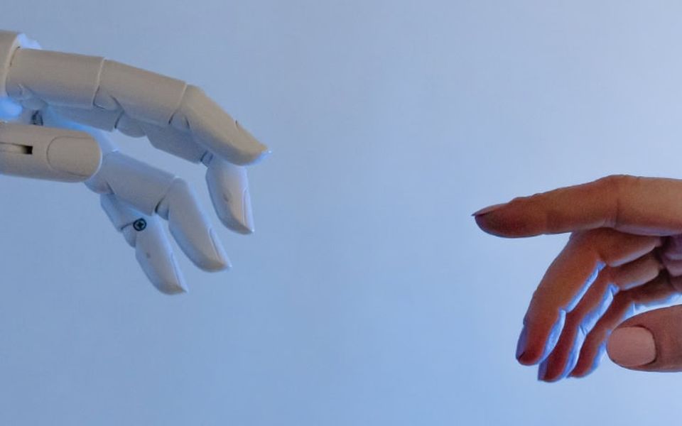 AI a robotika potiahne svet v najbližších dekádach k novému rastu